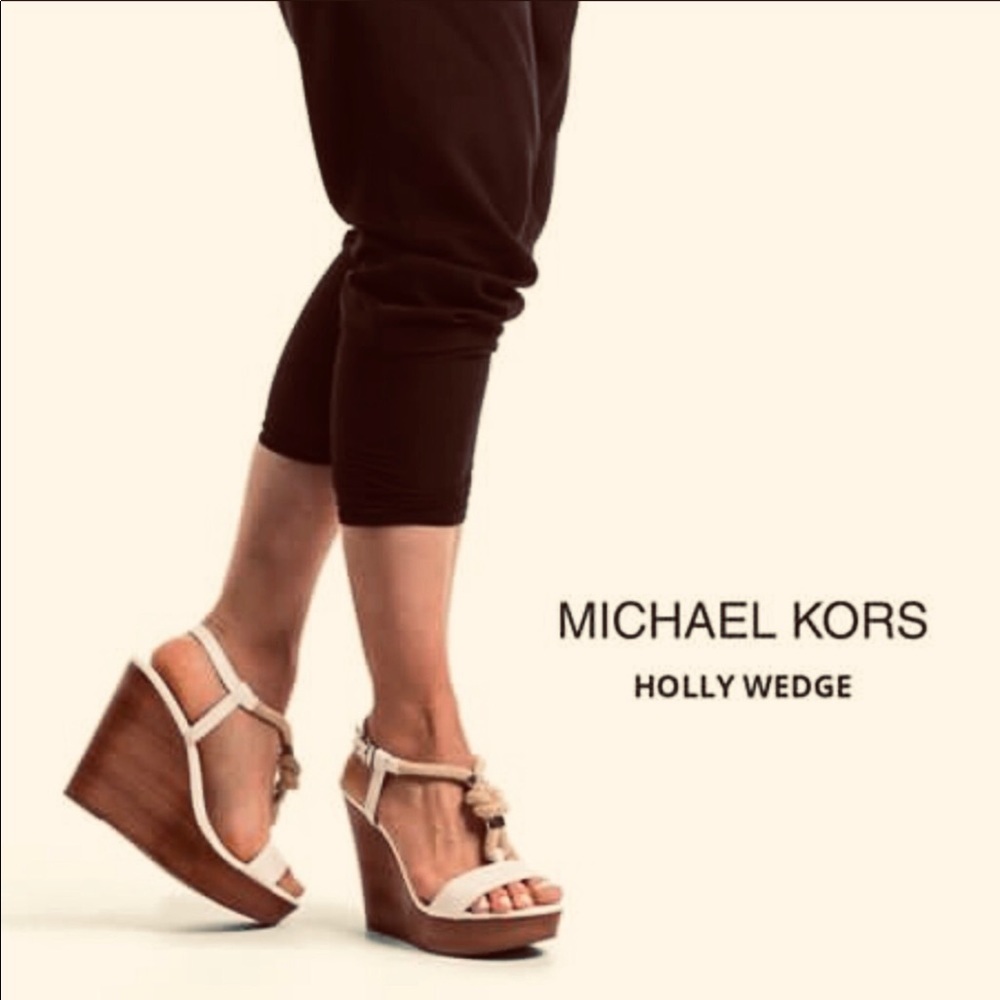 Michael Kors black wedge 10/10